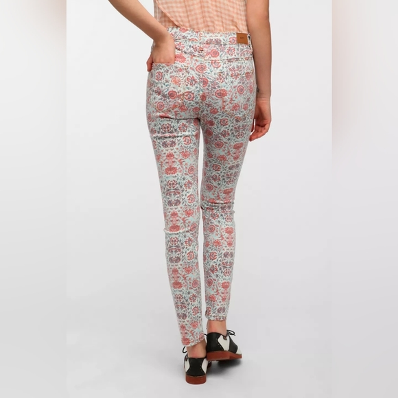 BDG Floral High Rise Cigarette Ankle Jeans - Picture 2 of 13